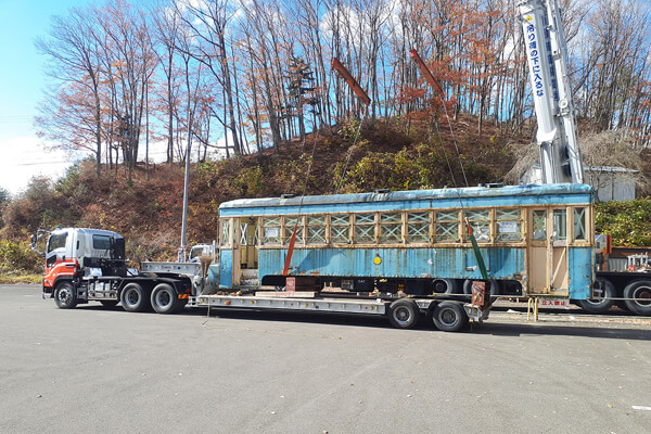 霊山こどもの村より移動を行う様子