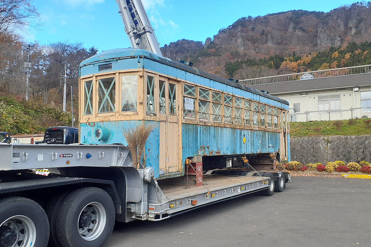 霊山こどもの村より移動を行う様子